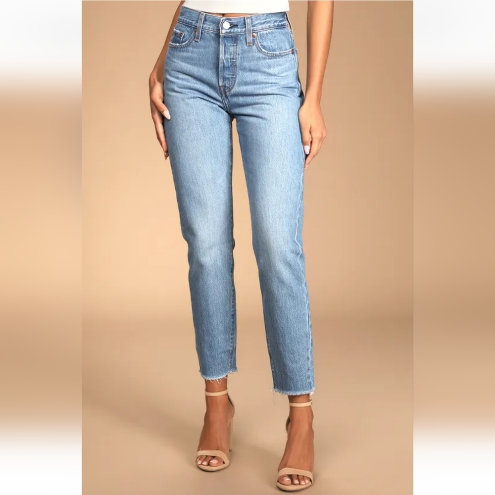 Levi's Wedgie Straight Medium Wash High-Rise Distressed Cropped Jeans